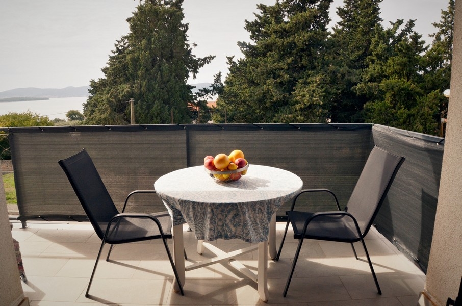 Tengerre néző terasz.