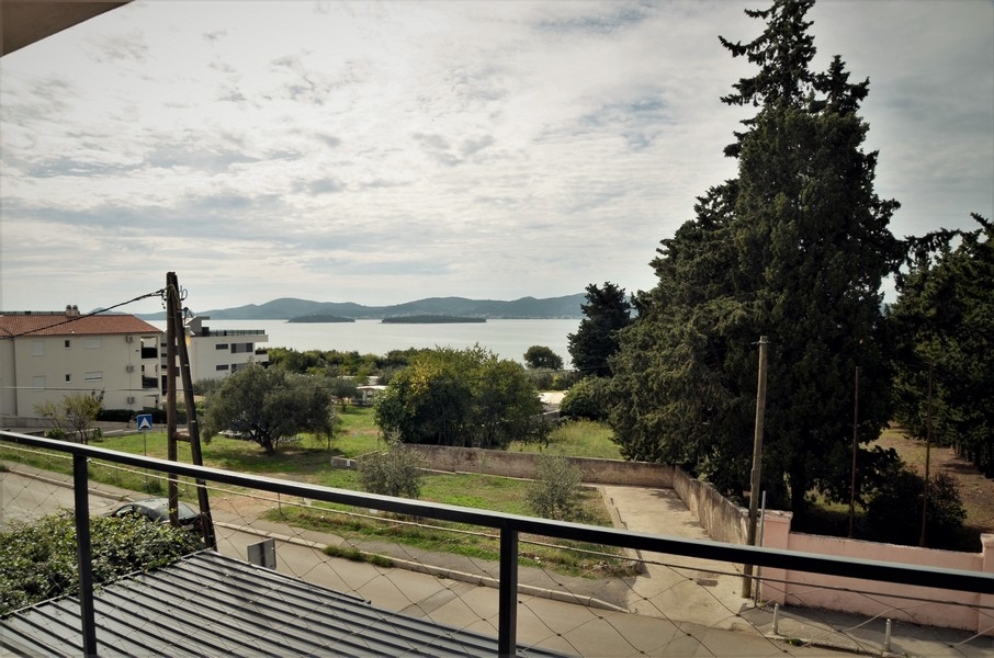 Tengerre néző kilátás a házból.