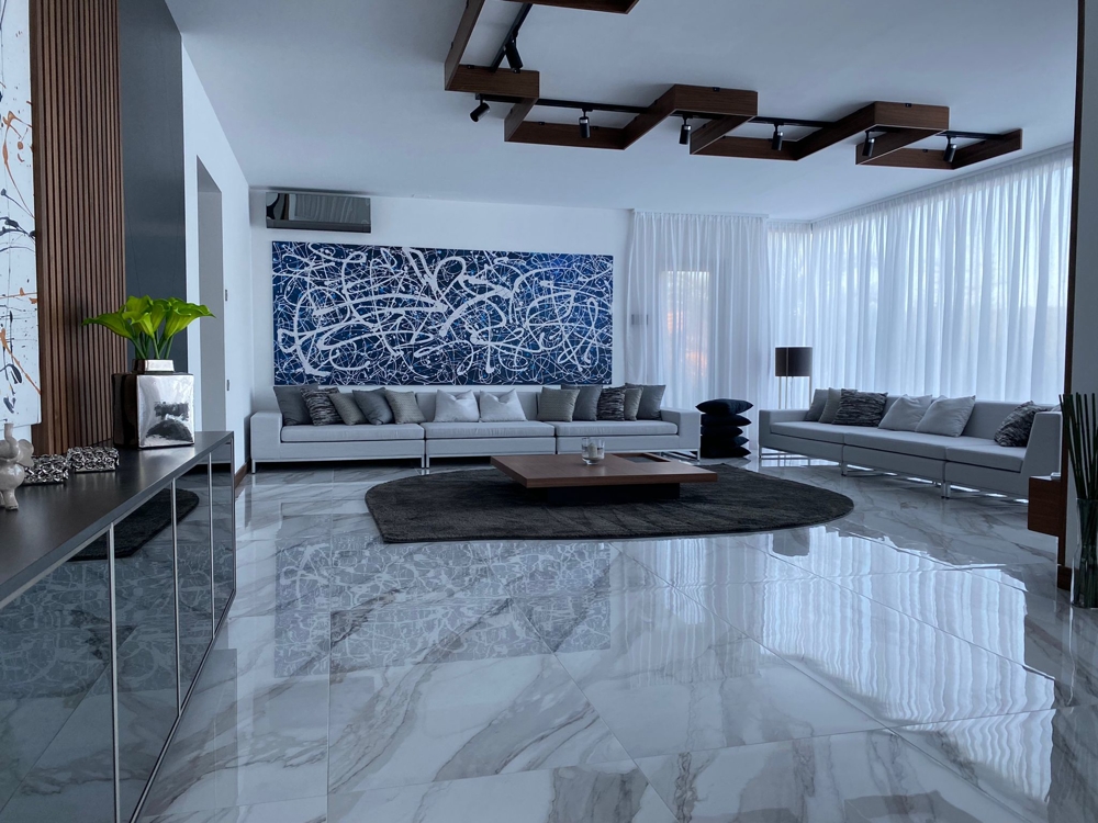 Világos szobák nagy ablakokkal