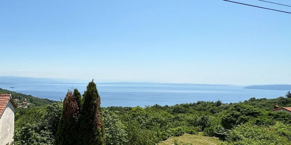 Ingatlan 3 kőházzal Abbáziában