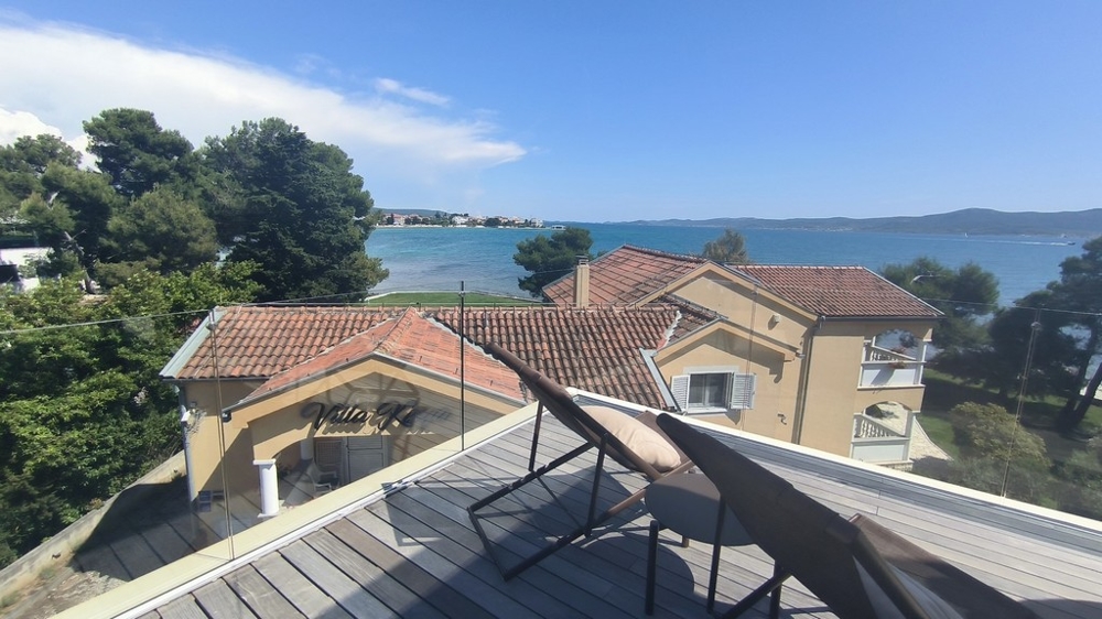 Tengerre néző kilátás a felső teraszról.