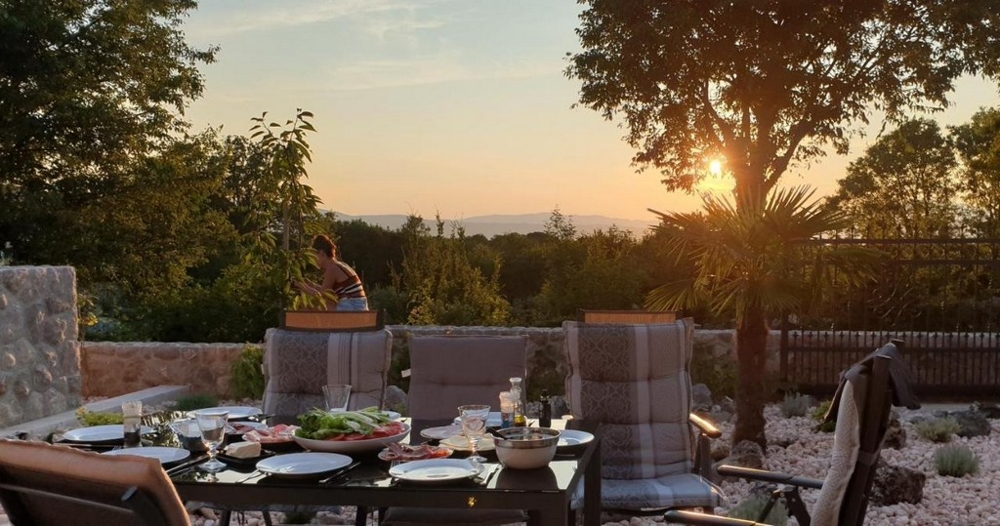 Tengerre néző teraszról.