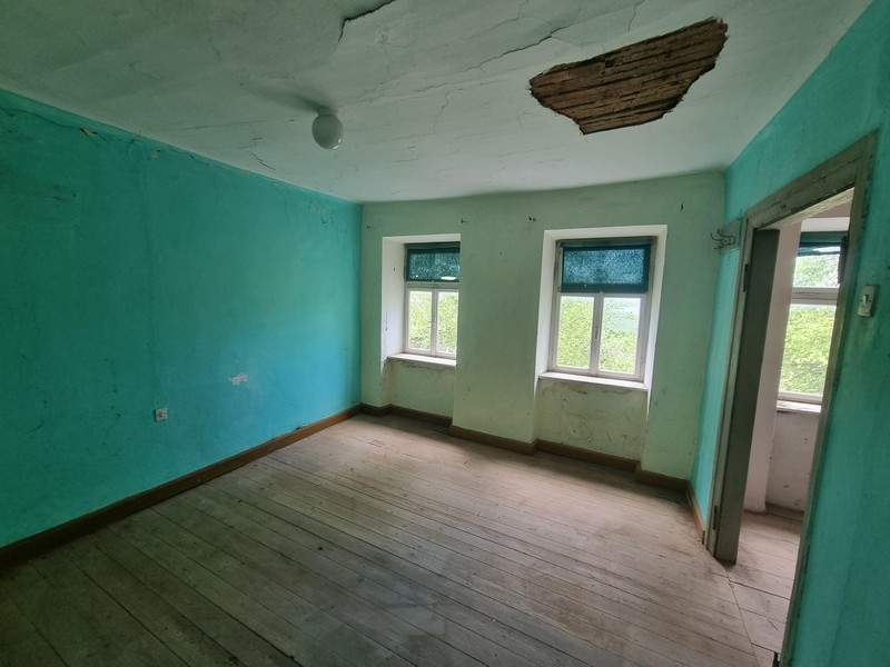 Világos szobák és gyönyörű kilátás a növényzetre