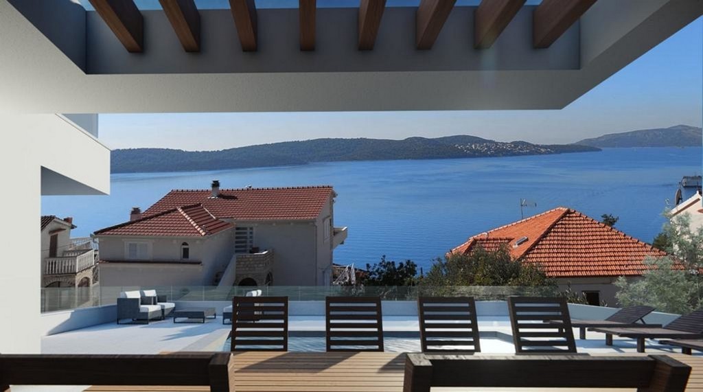 Nagyszerű kilátás az erkélyről és a tetőteraszról