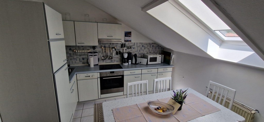 Felszerelt konyhák ablakokkal