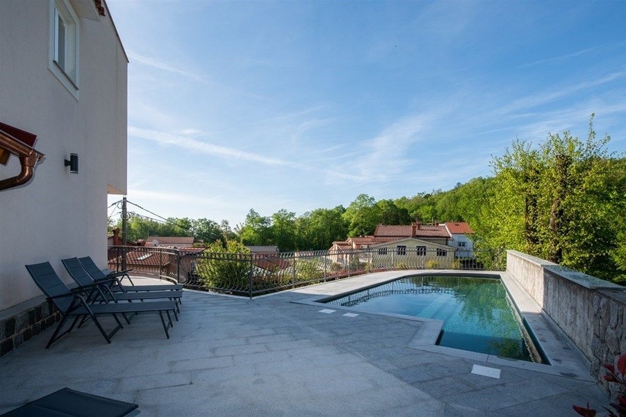 Tengerre néző családi ház Matulijban