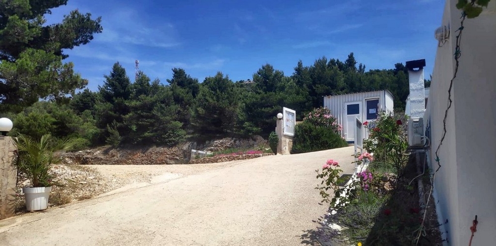 Bejárat a ház ingatlanába.