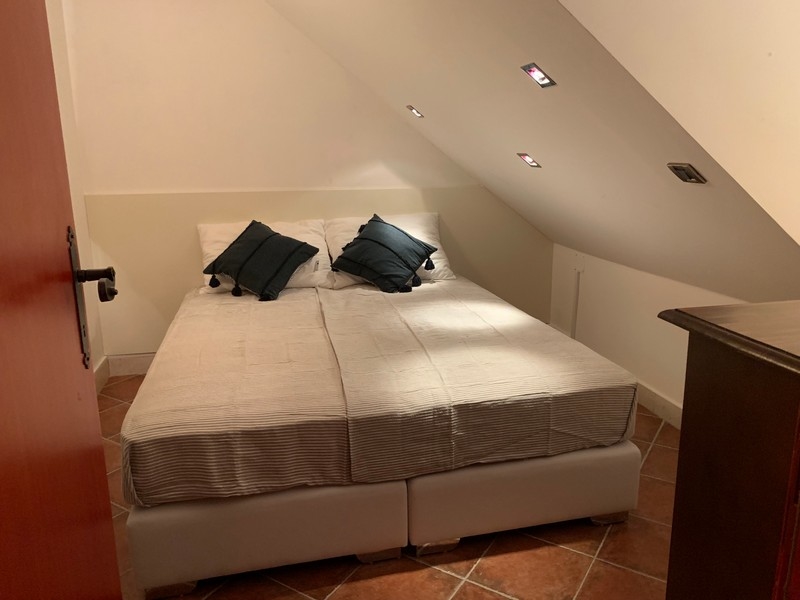 Hálószobák franciaággyal és világítással