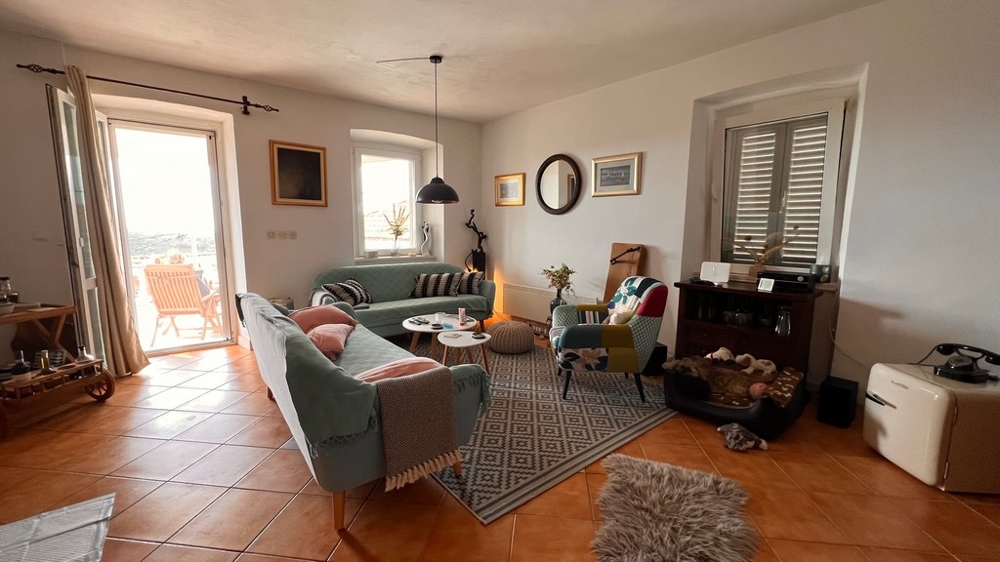 Világos szobák nagy ablakokkal