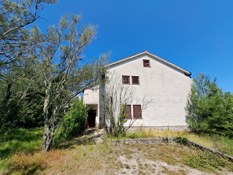 A H2648 ingatlan oldalnézete Horvátországban - Panoráma cserkészet.