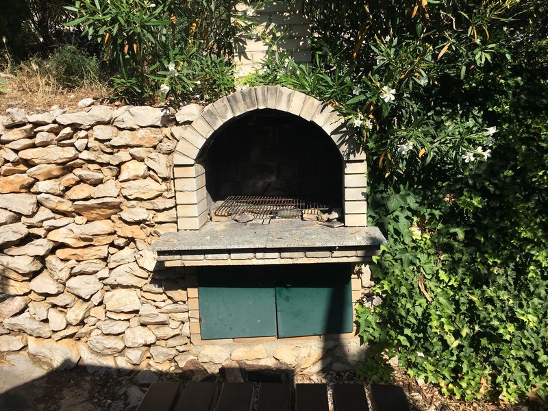 Dalmát stílusú barbecue grill.