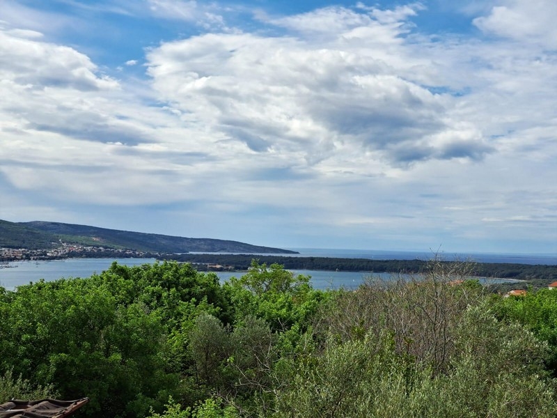 Tengerre néző H2659 ingatlan eladó a horvátországi Krk szigeten.