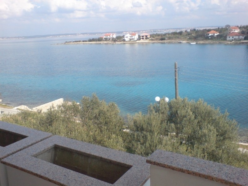 Terasz gyönyörű kilátással a tengerre, Ugljan sziget.