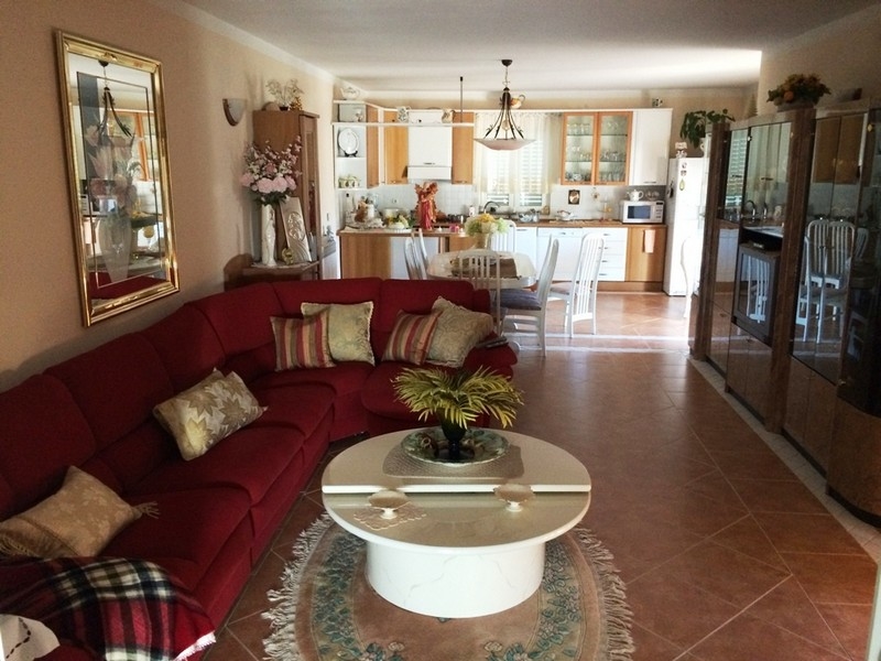 Az amerikai stílusú belső tér benyomása.