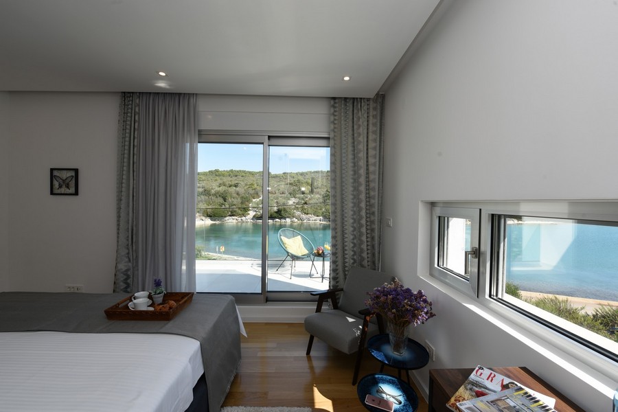 Hálószoba tengerre néző H2681 ingatlan Horvátországban.