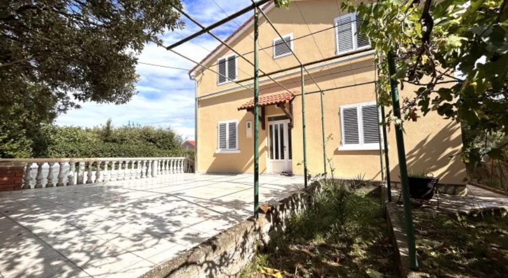 Gyönyörű ház asztalitenisz asztallal a kertben - H2686 ingatlan Horvátországban.