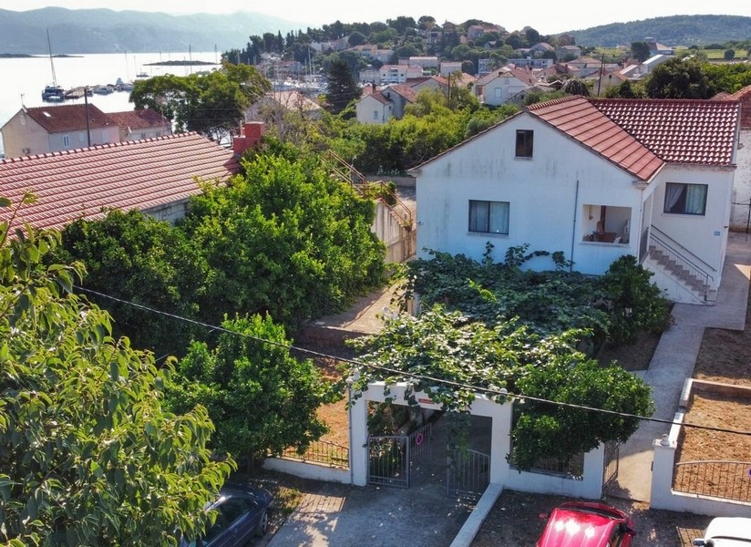 A horvátországi H2696 ingatlan madártávlatból - Panoráma cserkészet.