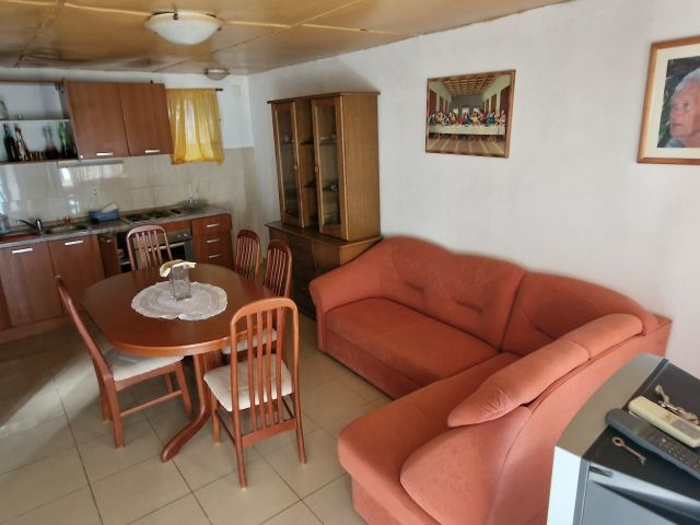 Nappali konyhával a H2704 ingatlan Horvátországban - Panorama Scouting.