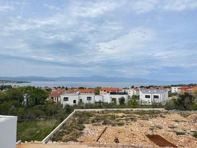 Mediterrán villa úszómedencével Malinska közelében, Krk szigetén - Panorama Scouting.