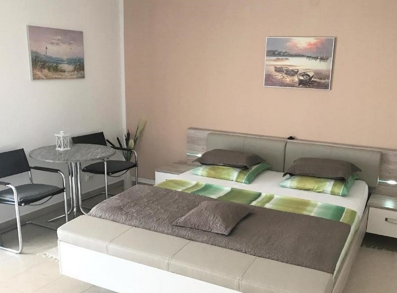 Világos és teljesen felszerelt hálószobák