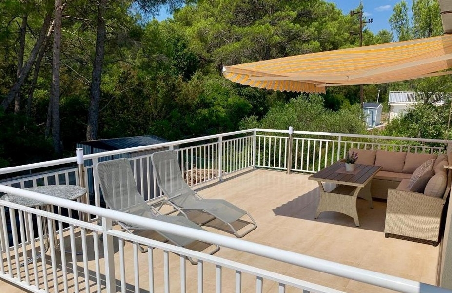 Teljesen berendezett bérház - Panorama Scouting