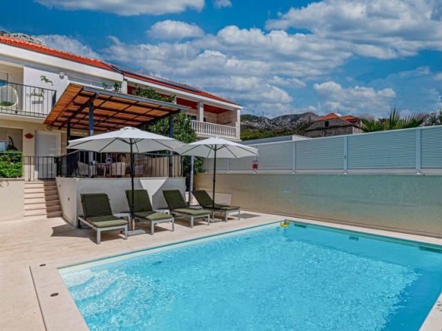 Ház kerttel és nagyszerű kilátással - Panorama Scouting