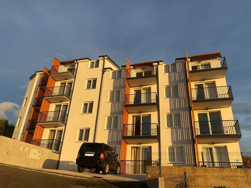 2022-ben épült elegáns sorház sarokház 4 lakóegységgel - Panoráma cserkészet