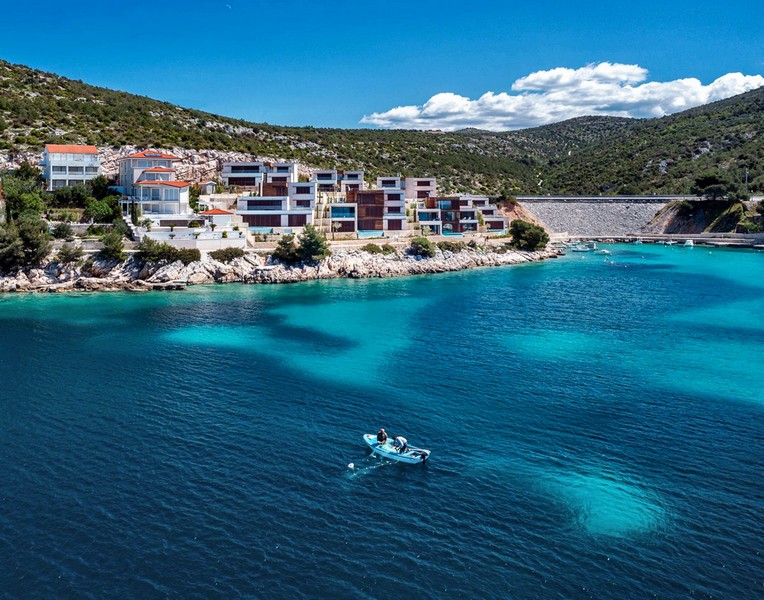 Gyönyörű villák fantasztikus helyen a tenger mellett - H2749