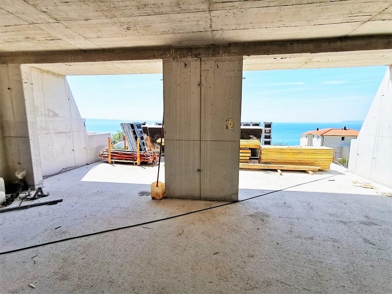 A H2769 villa héja, Split régió - Horvátország.