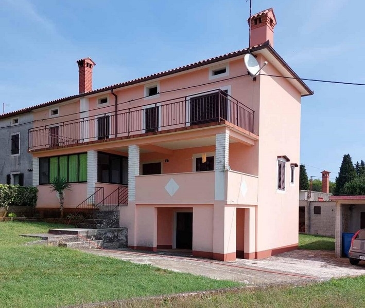 Szépen karbantartott sorház tengerre néző kilátással, Barban régió, Isztria - Horvátországi ingatlan