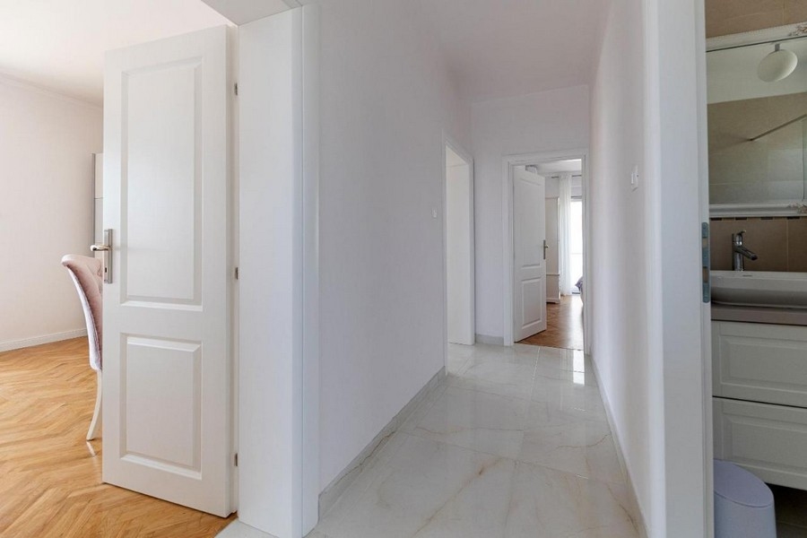 Világos és nagy folyosó