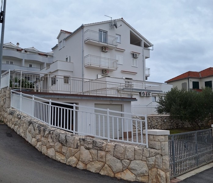 Jól karbantartott bérház 5 lakással - Real Estate Croatia