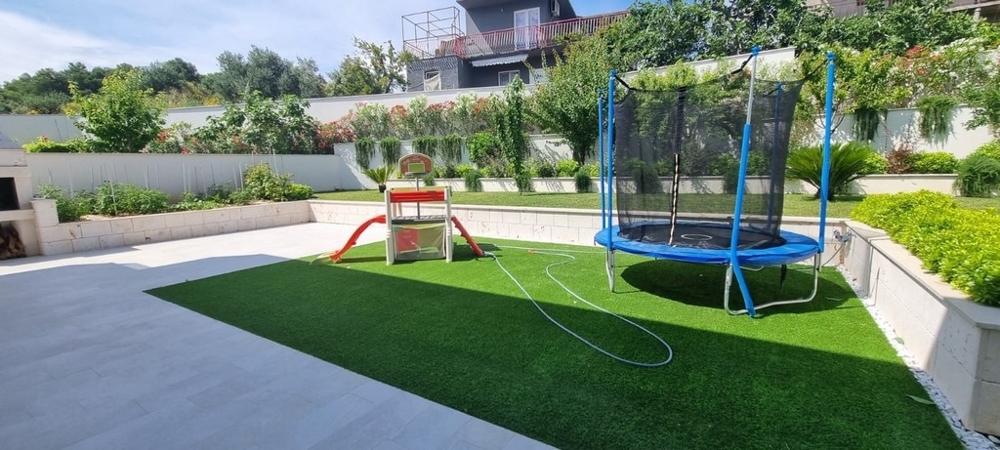 Saját játszótér a kertben