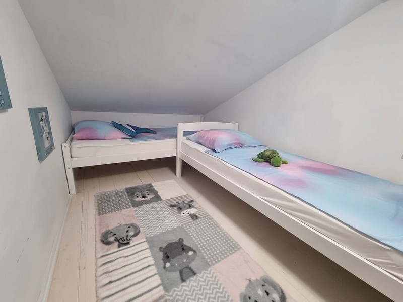 Galarie 2 egyszemélyes ággyal