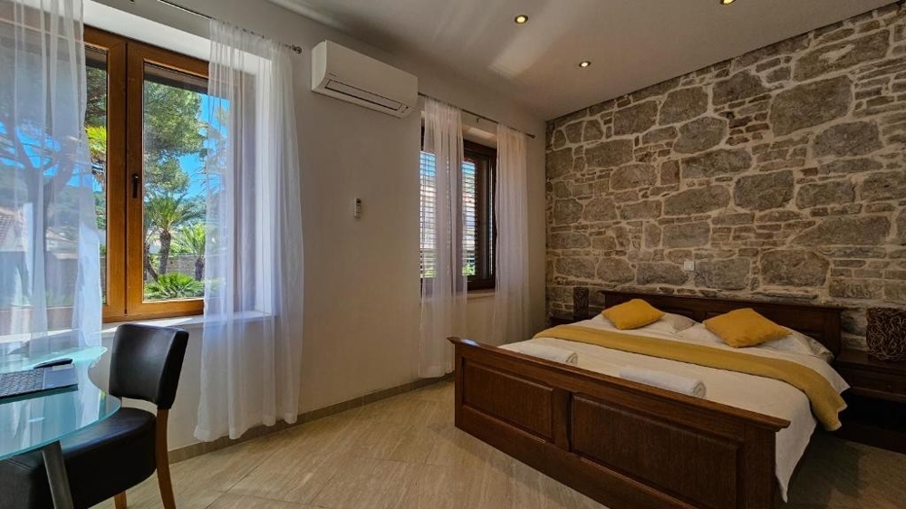 Ház nagyszerű helyen, panorámás kilátással