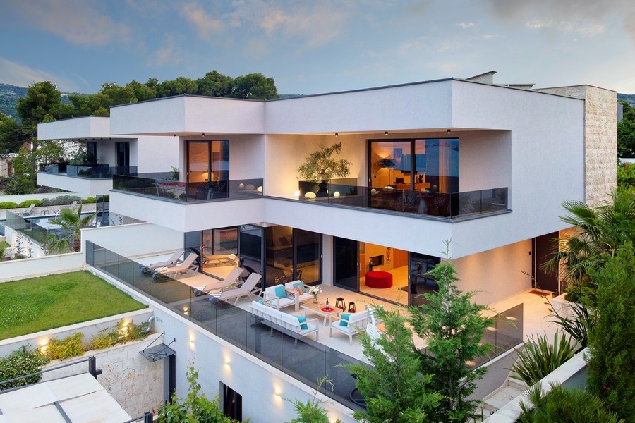 Modern villák tengerre néző kilátással - Panorama Scouting