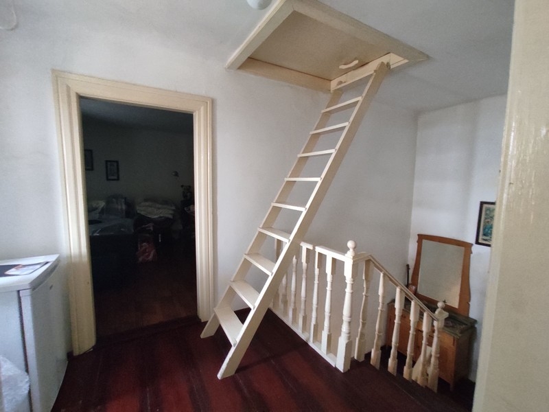 Első emelet hálószobákkal és a tetőtérrel