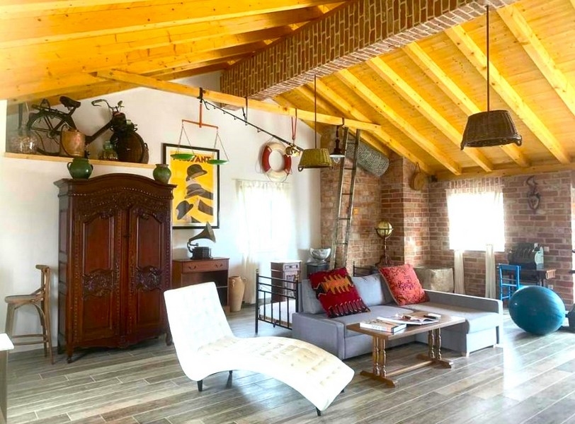 Ennek a horvátországi eladó kőháznak a nappalijában rusztikus báj és modern kényelem találkozik.