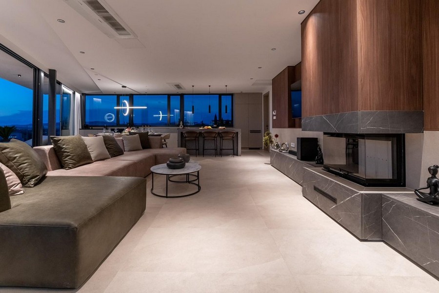 Nappali esti kilátással egy horvát luxusvilla eladó.