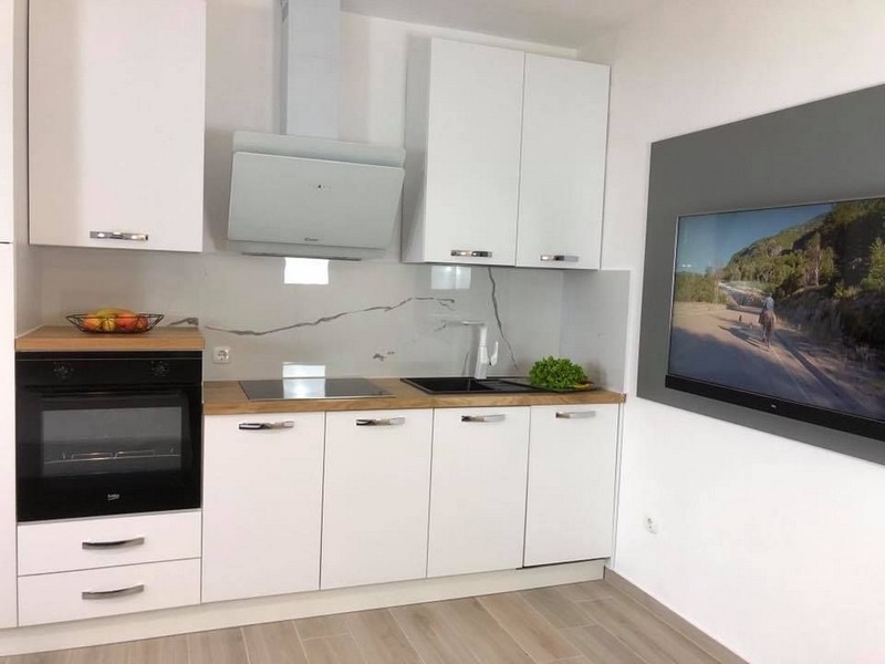 Modern konyha egy horvát ingatlan belső terében