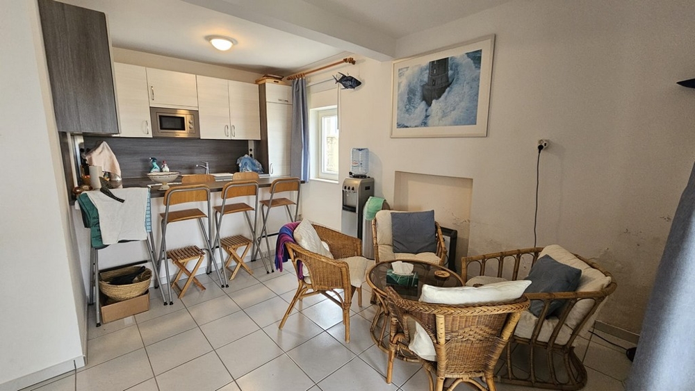 Karlobagban eladó nappali nappalival és amerikai konyhás házban