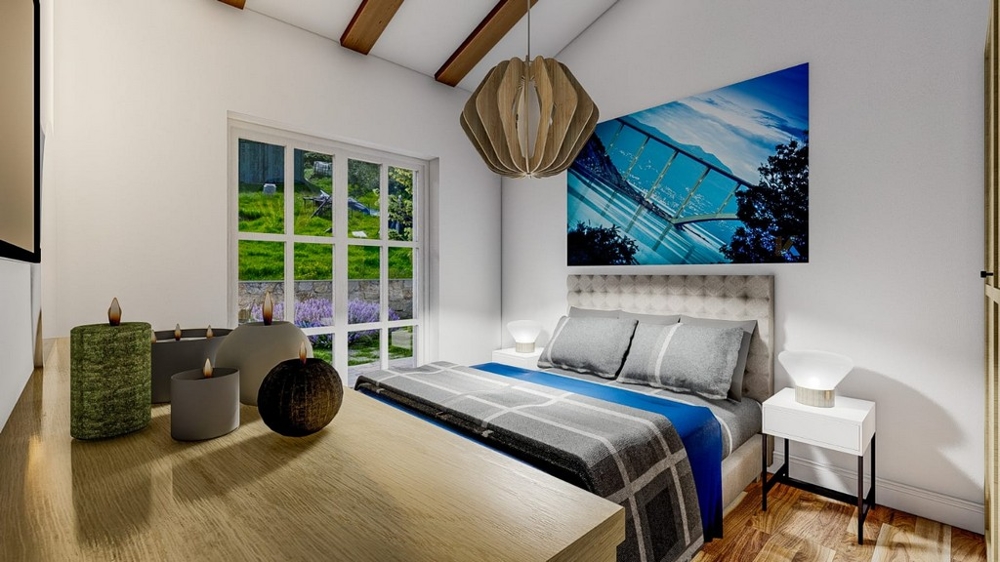 Hálószoba nagy franciaággyal, csíkos kék-szürke takaróval, fehér falú, művészi képpel és kertre néző kilátással a nagy ablakokon keresztül.