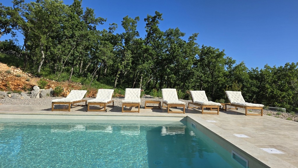 H3009 ingatlan úszómedencével Horvátországban - Panorama Scouting.