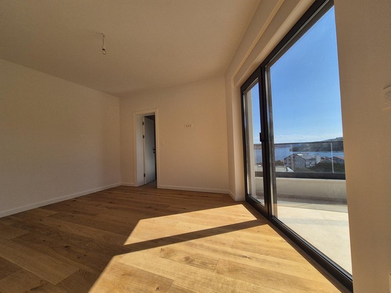 Kiváló minőségű parketta a H3406 ingatlanban Horvátországban.