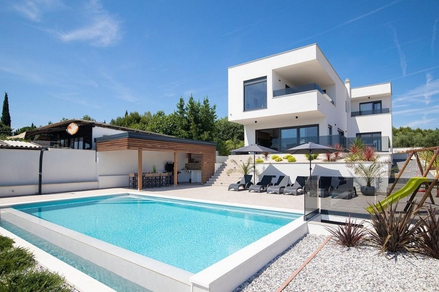 Vásároljon egy modern villát Horvátországban Isztria területén - Panorama Scouting.