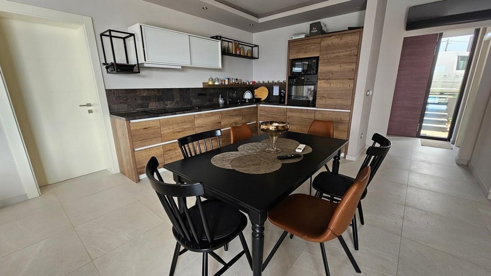 A villa konyhája a földszinten.