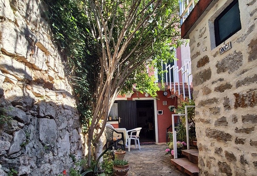 Kültéri terület mediterrán bájjal - H3439 Panorama Scouting ingatlan.