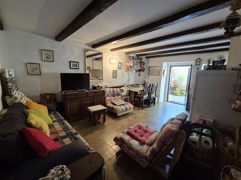 Nappali gerendás mennyezettel