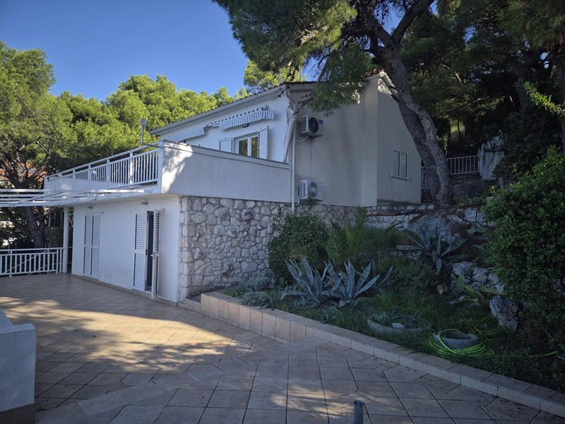 Vásároljon házat Horvátország - H3454 Primostenben.