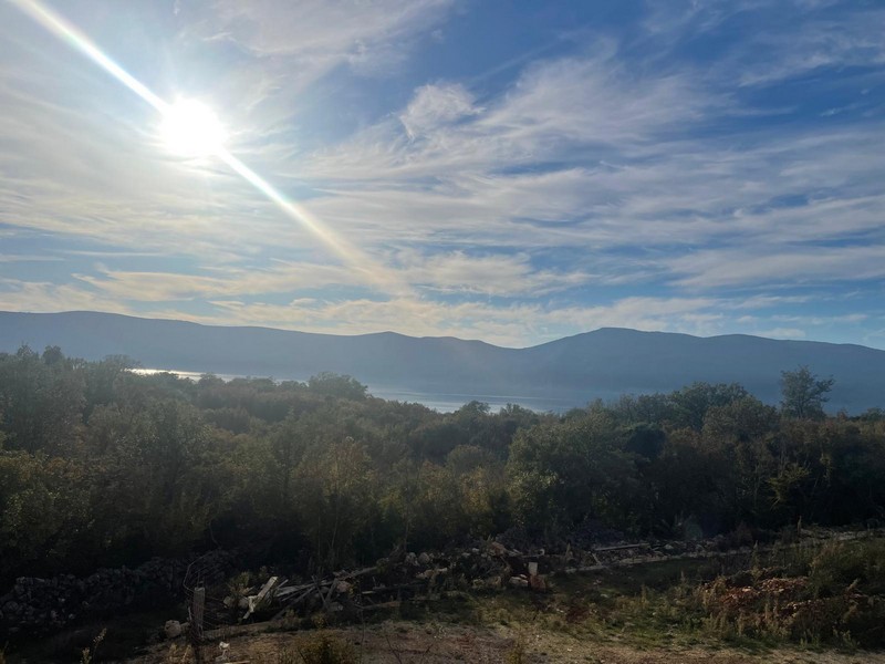 Tengerre néző H3459 ingatlan Krk szigetén, Észak-Horvátországban.